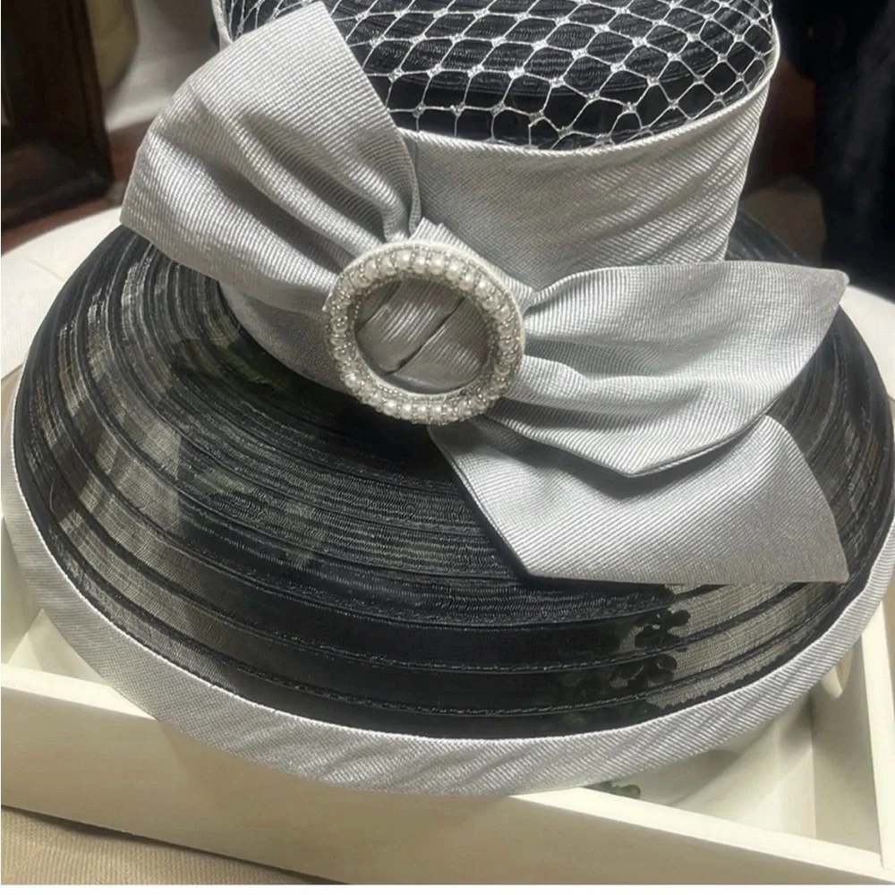 Donna Vinci Couture Blk/Silver netting wide brim hat. EUC. - Picture 2 of 5